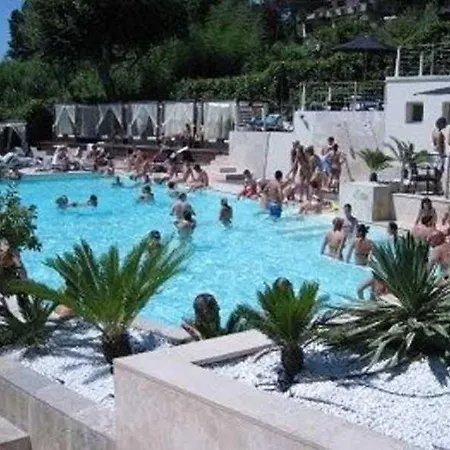 La Hotel 3*