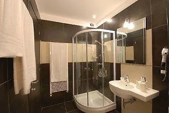 La Отель Пьеве-а-Ньеволе